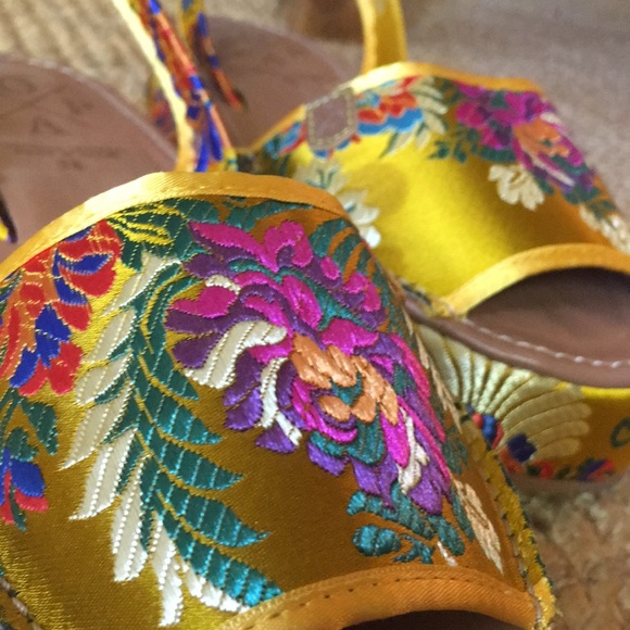 Polychrome Popa Platform Shoes Handmade in Spain - Picture 2 of 8